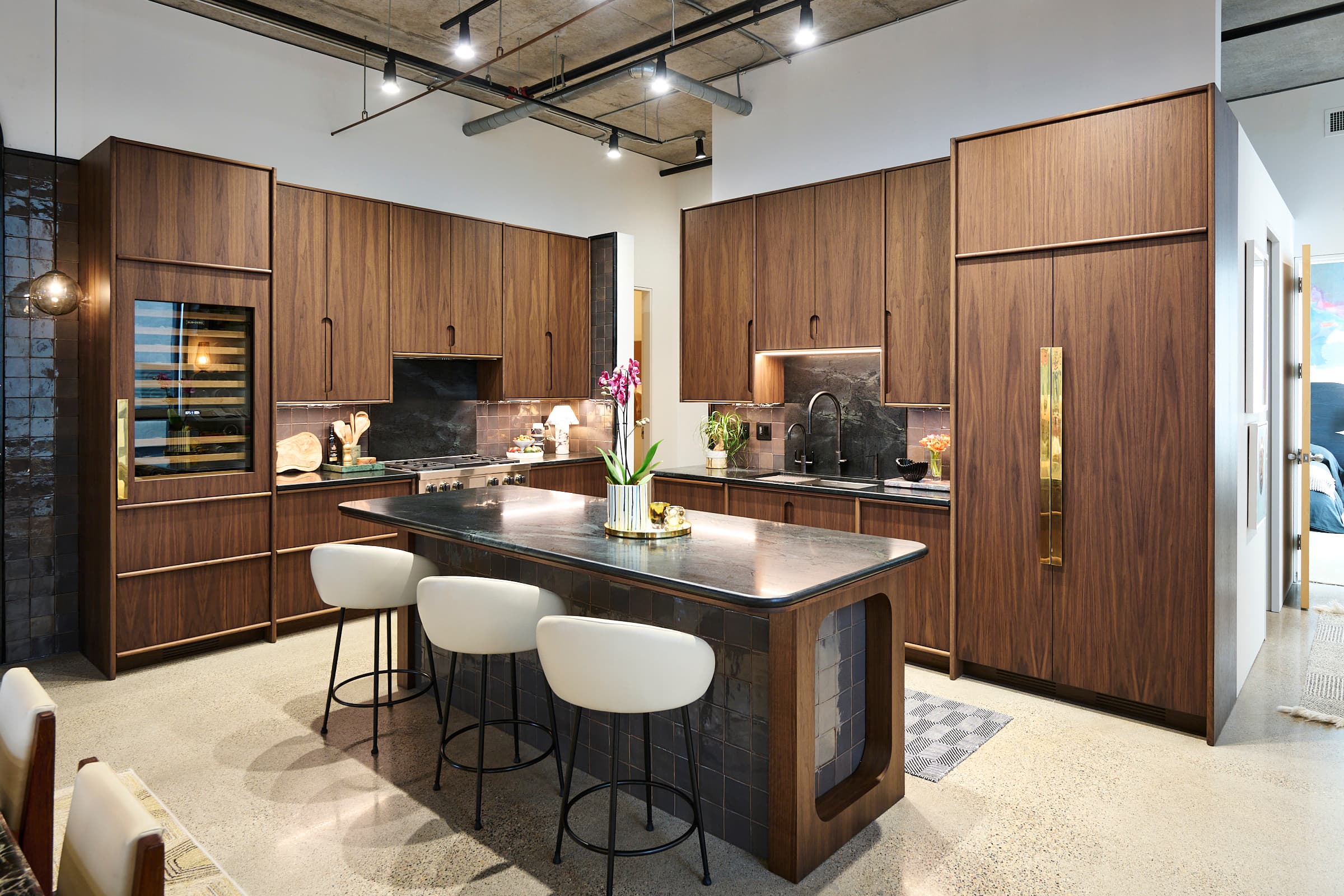 Custom Additional Islands: Lofts 060 Sm