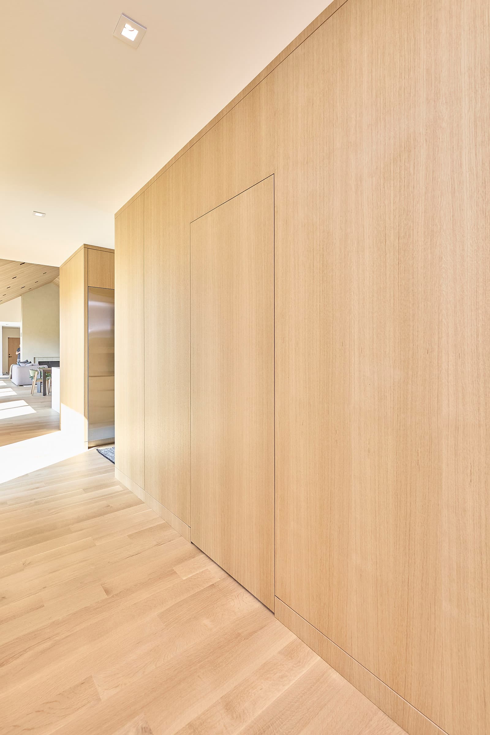 Custom Rift White Oak Closet: Rift White Oak 05