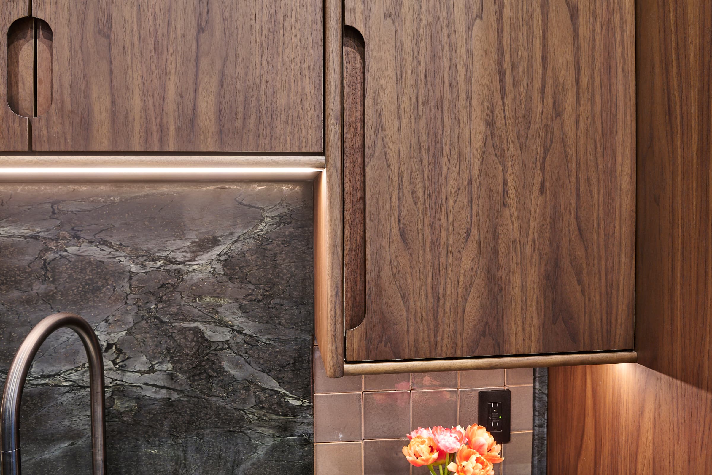 Custom Loft Integrated Pulls: Lofts 163 Sm