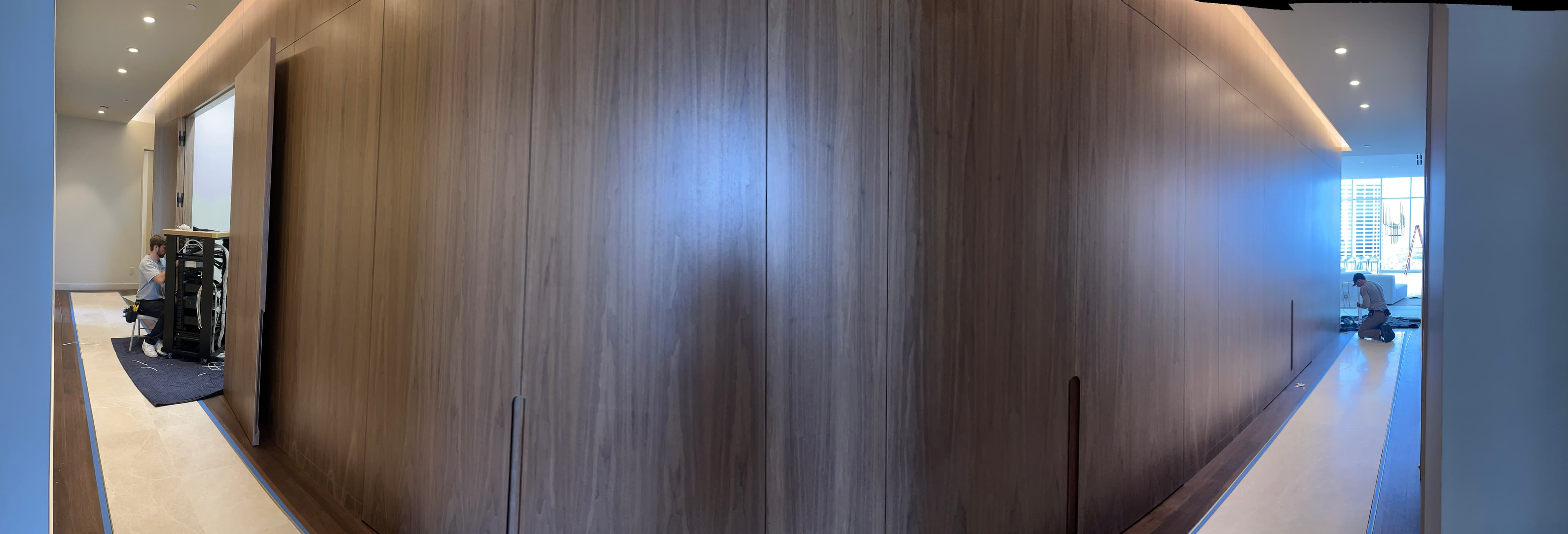 Custom Walnut Integrated Handles: Walnut 05